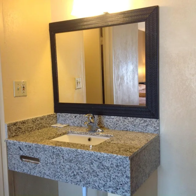 غرفة اقتصادية بسرير مزدوج، Diamond Inn And Suites 1/4