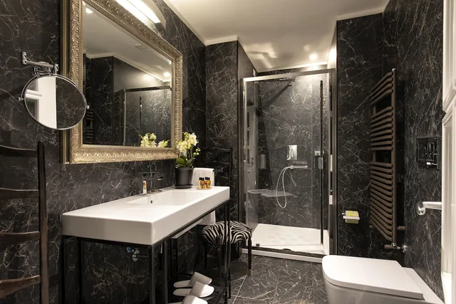 Deluxe, Suite, King and Twin Beds, Maison Evelina 3/3