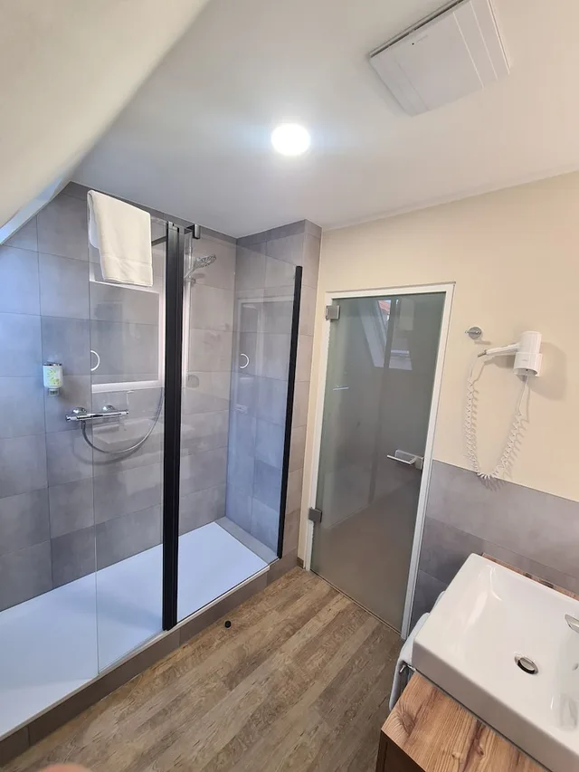 غرفة بسرير مزدوج في الملحق، Stadthotel Engel 8/9