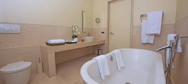 جناح رئاسي بسرير مزدوج، Ajia Hotel 2/4