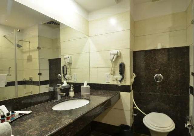 غرفة تنفيذية بسرير مزدوج، Hk Clarks Inn Amritsar 3/4