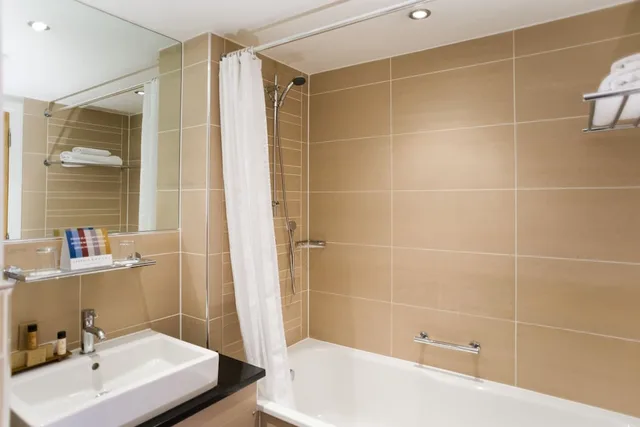 Standard, Double Bed, LEOPOLD HOTEL 5/10