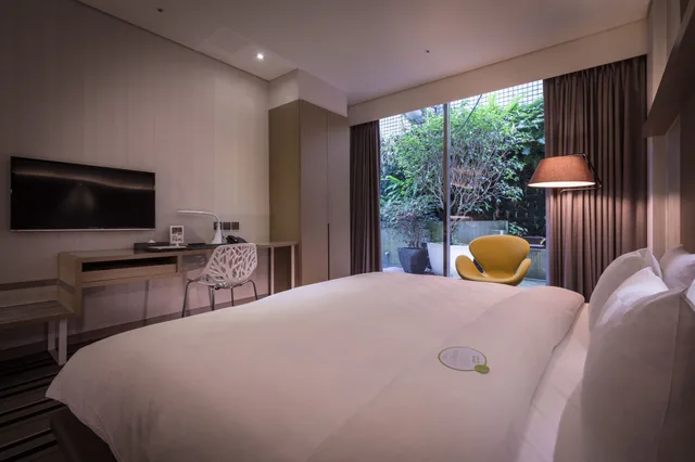 Splendor, Queen Bed، Sparkle Hotel 4/4