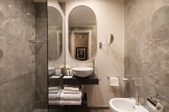 جناح جونيور، Antico Albergo Del Sole Al Pantheon 7/8
