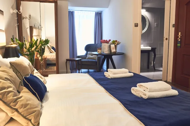 Deluxe, Queen Bed, Hotel Fortuna Bis 4/10