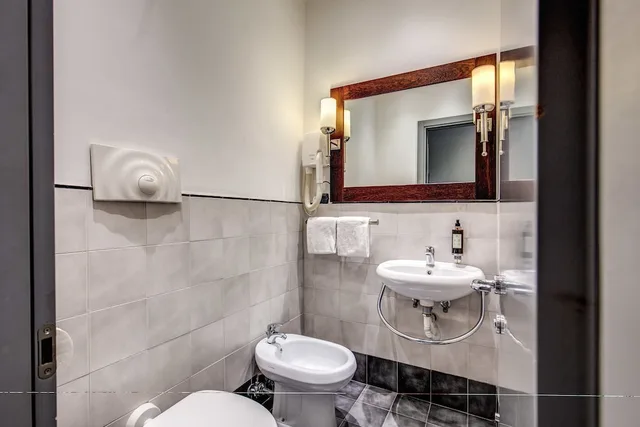 غرفة ثلاثية، Hotel Giuggioli 7/8
