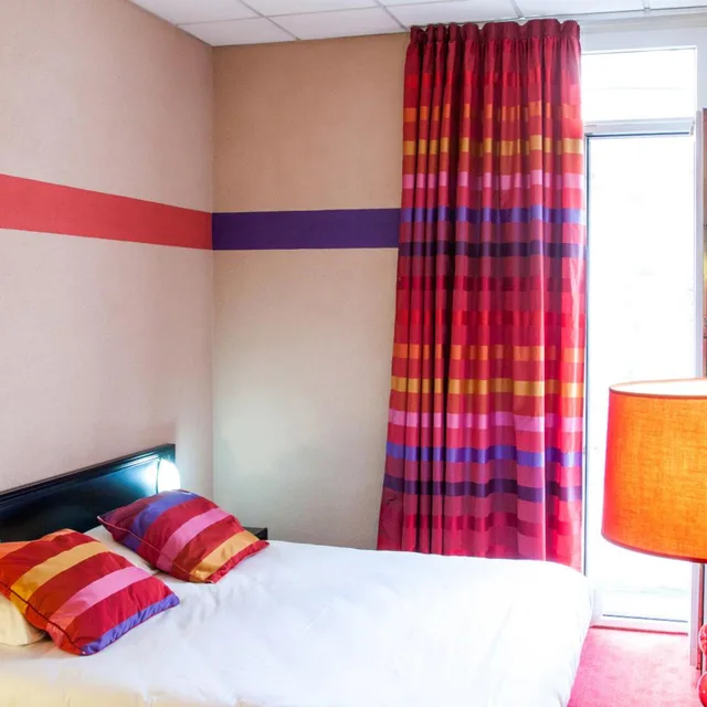 Room, Double or Twin Bed, Hotel Saint Sauveur 5/10