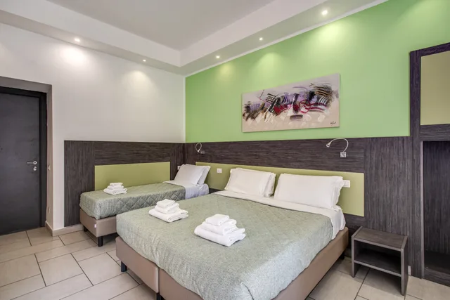 غرفة قياسية ثلاثية، Napoli Suite Hotel 4/7