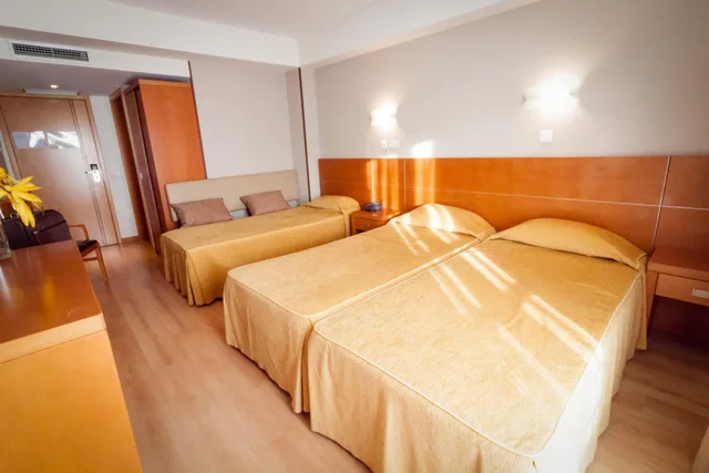 غرفة بسرير مزدوج مع سرير إضافي، Hotel 4 Estacoes 3/7