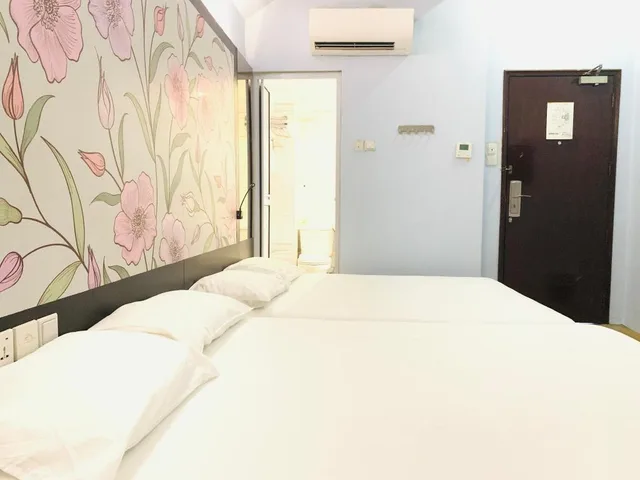 غرفة رباعية بسريرين مزدوجين، REGIN HOTEL 3/5