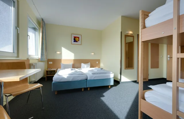 Family, 1 Double and 2 Bunk Beds، Hotel Citylight Berlin 4/8