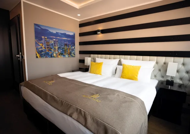 غرفة سوبيريور بسرير كينج، Skyline Hotel 1/10