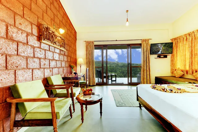 Room, Queen Bed, Cliff View، Heritage Resort Coorg 3/3