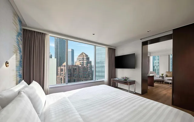 Renovated, Suite, King Bed, City View، Traders Hotel Kuala Lumpur 1/7