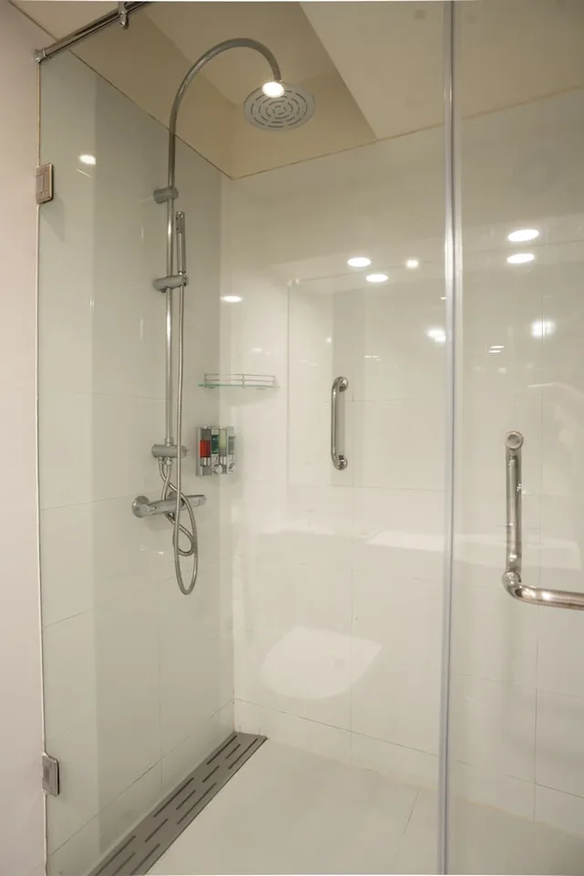 جناح بسرير كوين، AR Suites Fontana Bay 5/7