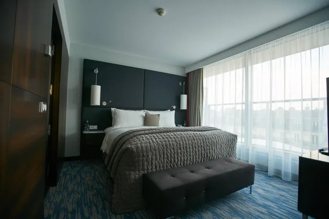 Suite, King Bed, Eiffel View, Terrace, High Floor، Renaissance Paris Arc de Triomphe Hotel 4/10