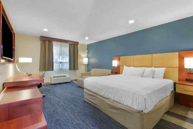 جناح بثلاثة أسرّة بغرفتين، Best Western Plus Clocktower Inn 2/3