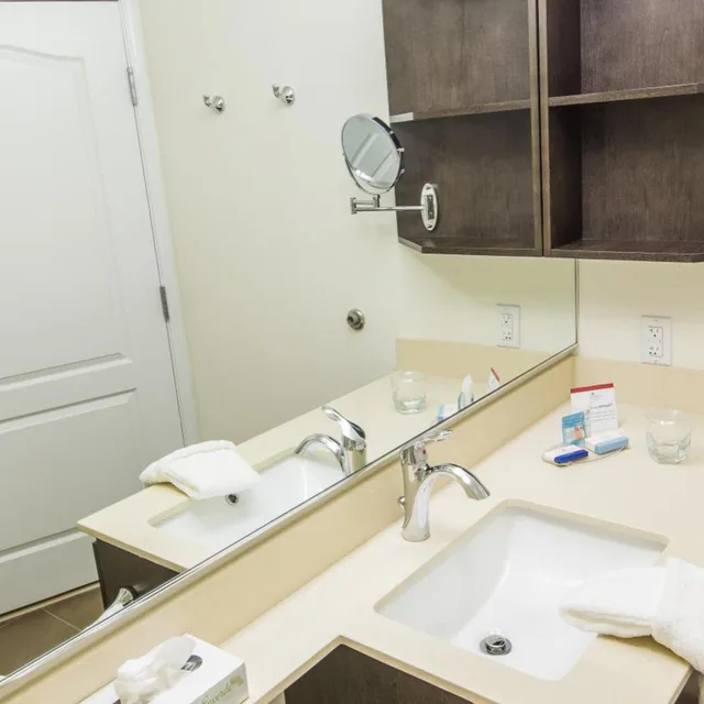 جناح بسرير كينج بغرفة نوم واحدة مع أريكة، CANDLEWOOD SUITES OVERLAND PARK 6/7