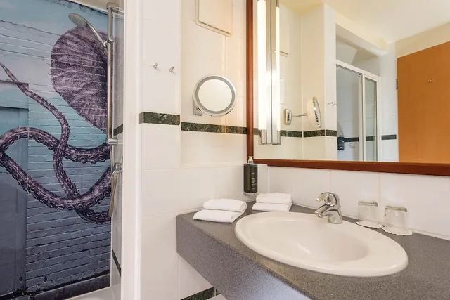 غرفة قياسية بسرير كوين، Seminaris Seehotel Potsdam 6/6