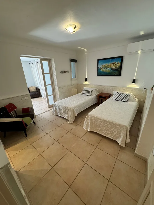 جناح جونيور بسرير كوين وسريرين منفصلين، Hôtel Les Flots Bleus 1/2