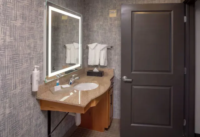 جناح لذوي الإعاقة، Homewood Suites by Hilton Jackson 2/2