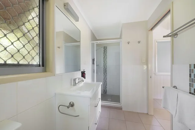 كابينة ديلوكس بسرير كوين وسرير فردي وسرير بطابقين يُسمح فيها بالحيوانات الأليفة، Reflections Holiday Parks Nambucca Heads 6/8