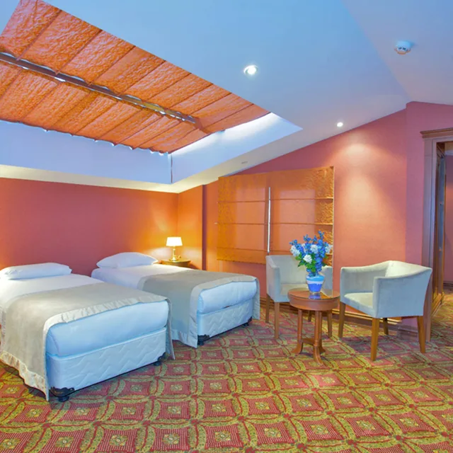 غرفة ديلوكس رباعية بأربعة أسرّة، Tilia Hotel 1/3