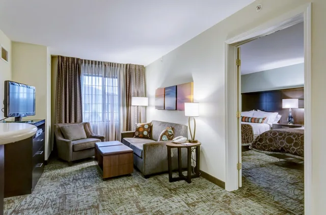 جناح بغرفتي نوم لذوي الإعاقة، Staybridge Suites O Fallon Chesterfield 6/10