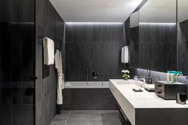 Premier, King Bed, Kempinski Palace Engelberg 3/3