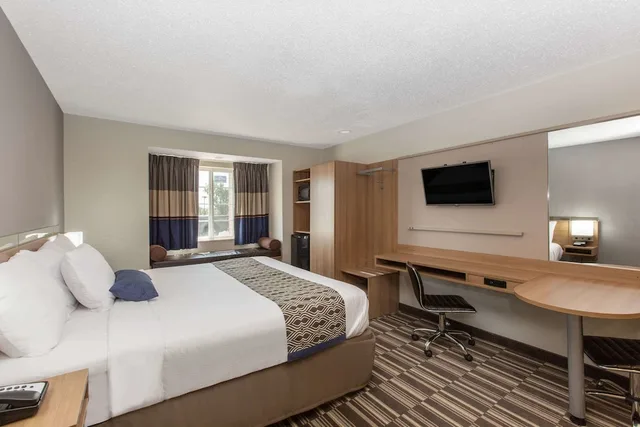 غرفة بسرير كينج لذوي الإعاقة، Microtel Inn And Suites Augusta 2/2