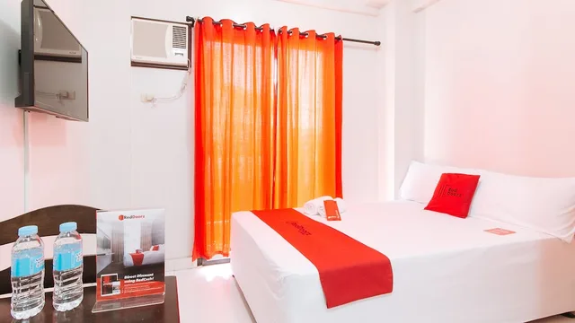 غرفة بسرير مزدوج، Reddoorz Near Naia Terminal 1 2/8