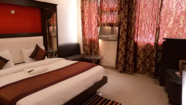 Deluxe, Double Bed, Hotel Kumar Palace 6/10