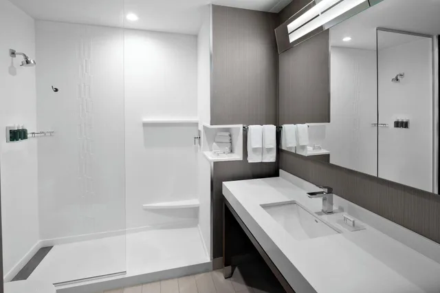 room, multiple beds, Courtyard By Marriott Delray Beach 3/4