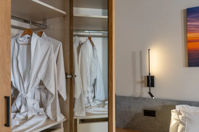 1 Bedroom, Cave, Suite, Sea Front, Private Pool، VOLTA Seaside hotel - Adult-only 9/9