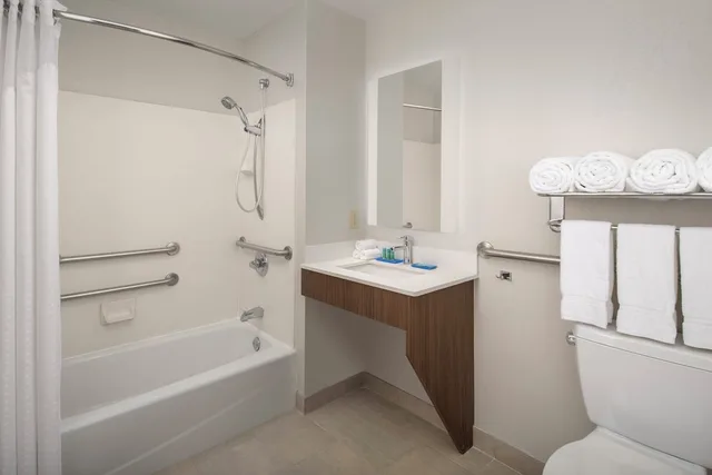 غرفة قياسية بسريرين كوين لذوي الإعاقة، Holiday Inn Express San Antonio N-Riverwalk Area 3/4
