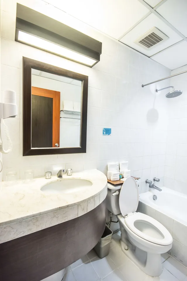 جناح بسرير كوين، Microtel by Wyndham Batangas 6/6
