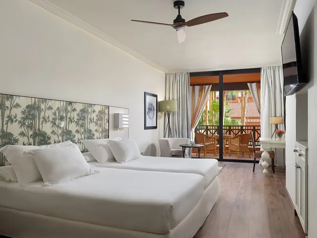 غرفة قياسية بسرير مزدوج، H10 Costa Adeje Palace 1/9