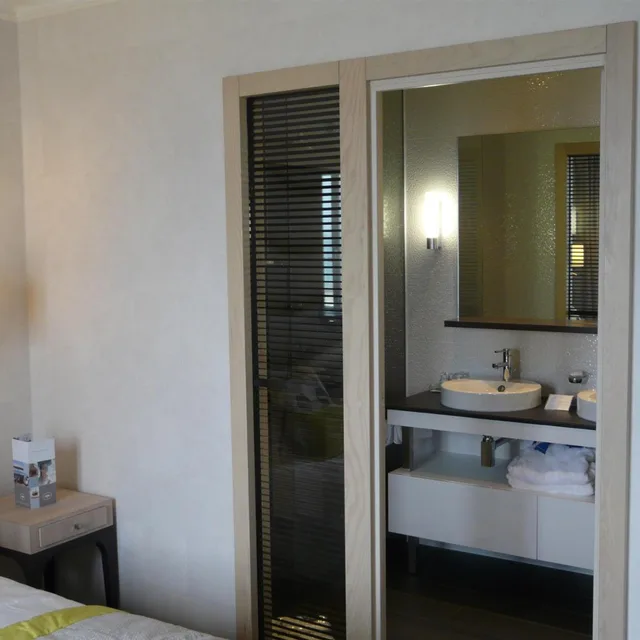 غرفة كلاسيكية بسرير كينج بإطلالة على المدينة، Le Grand Hotel Des Thermes 9/10