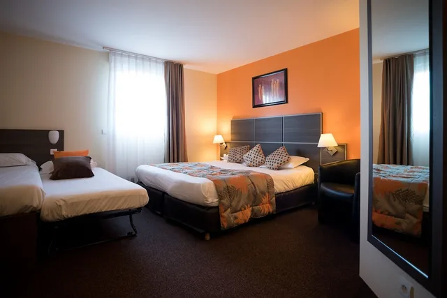 غرفة عائلية، Hotel the Originals Saint Etienne Aeroport Actuel 2/4