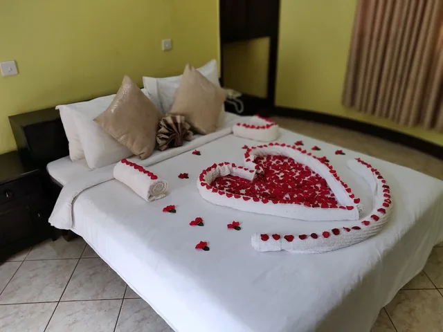 غرفة تقليدية بسرير كينج وسرير فردي، Keys Hotel 3/10