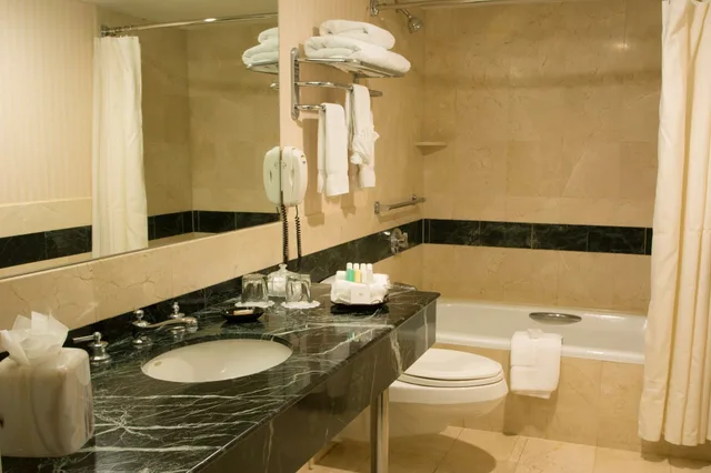 غرفة قياسية بسريرين مزدوجين بمطبخ صغير، Inn At Great Neck 4/4