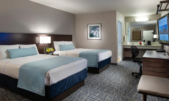غرفة قياسية بسريرين مزدوجين، Safari Inn, a Coast Hotel 1/4