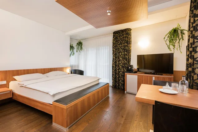 غرفة قياسية بسرير مزدوج، Lindenhof Pure Luxury & Spa DolceVita Resort 2/8