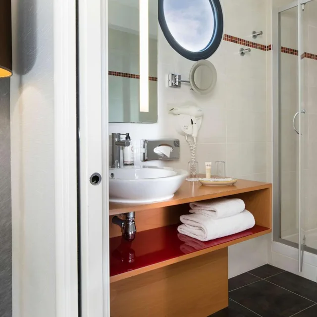 غرفة بريستيج بسرير كينج مع أريكة، Best Western Plus Hotel De La Regate 3/4