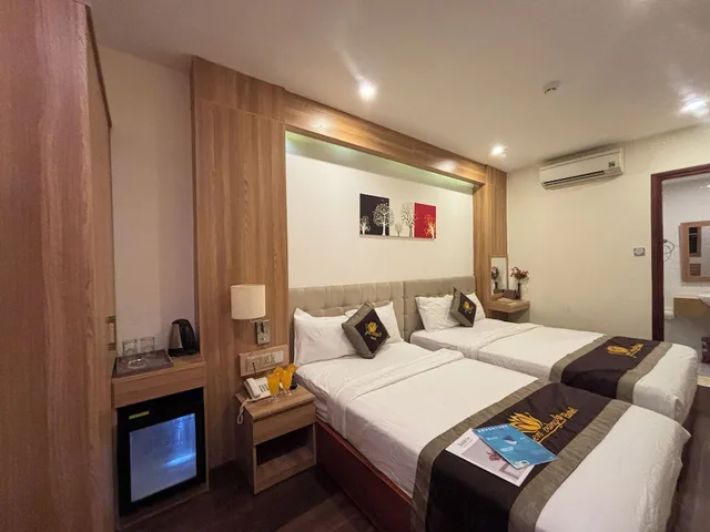 غرفة سوبيريور بسرير مزدوج وسرير فردي، Sen Vang Luxury Hotel 5/8