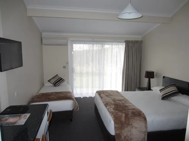 غرفة ديلوكس بسرير كوين وسرير فردي، Moore Park Inn 1/4