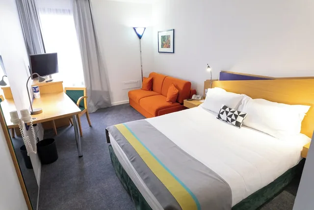 Standard, Queen Bed, Middle Floor، HOLIDAY INN EXPRESS ARRAS 2/10