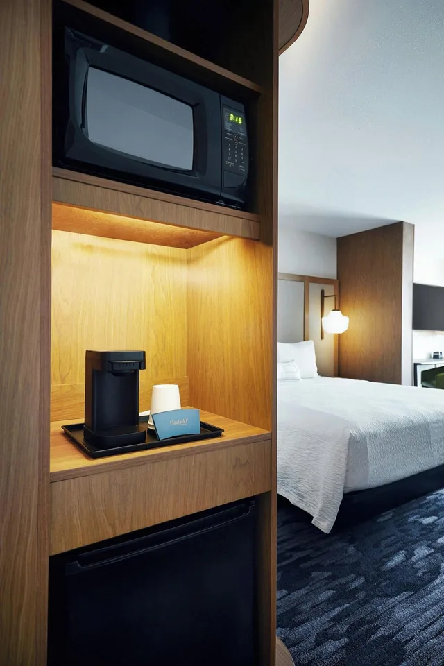 Suite, Multiple Beds، Fairfield Inn & Suites By Marriott Sheboygan 2/5