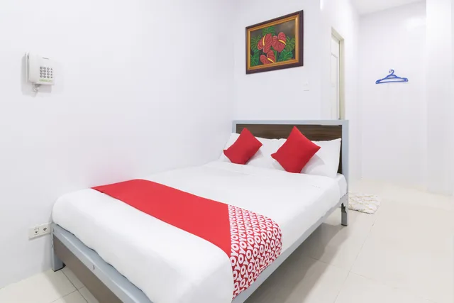 Deluxe, Double Bed, OYO 152 Sangco Condotel 2/3