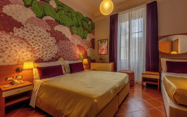 Economy, Triple, 3 Beds, Stair Access Only، Hotel Maxim 5/10
